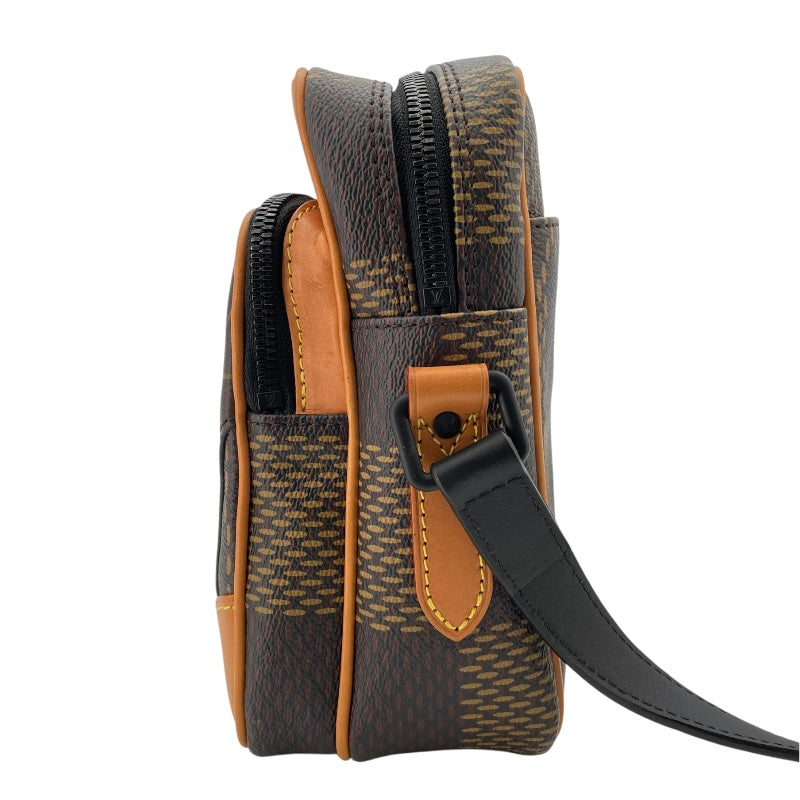ルイ・ヴィトン LOUIS VUITTON ナイル メッセンジャーPM NIGOコラボ N40359 ブラウン ダミエ・ジャイアント・モノグラム ユニセックス メッセンジャーバッグ