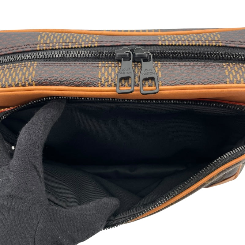 ルイ・ヴィトン LOUIS VUITTON ナイル メッセンジャーPM NIGOコラボ N40359 ブラウン ダミエ・ジャイアント・モノグラム ユニセックス メッセンジャーバッグ