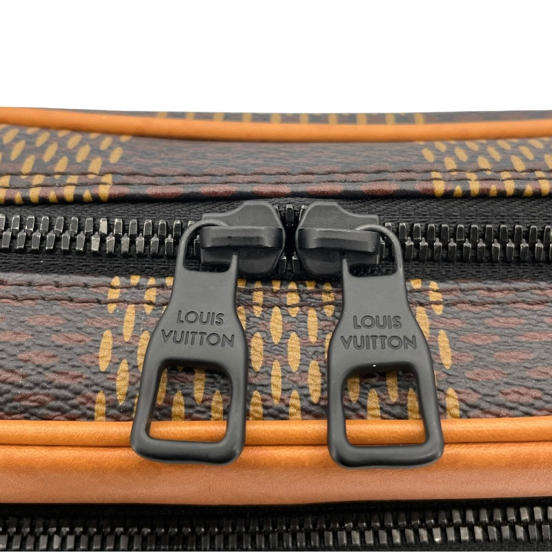 ルイ・ヴィトン LOUIS VUITTON ナイル メッセンジャーPM NIGOコラボ N40359 ブラウン ダミエ・ジャイアント・モノグラム ユニセックス メッセンジャーバッグ