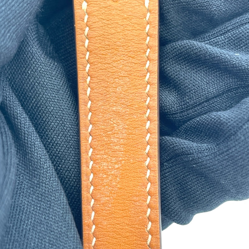グッチ GUCCI Gラウンド 101L シルバー SS クオーツ ユニセックス 腕時計