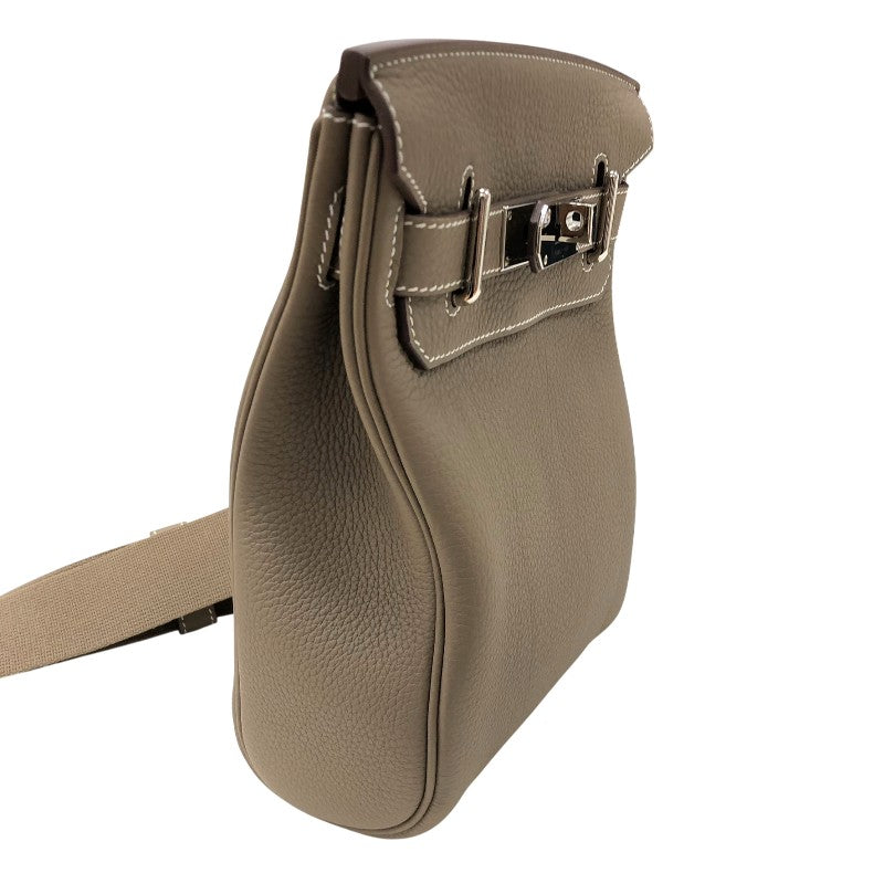 エルメス HERMES ケリーアッカドPM W刻印 エトゥープ シルバー金具 トゴ ユニセックス ボディバッグ