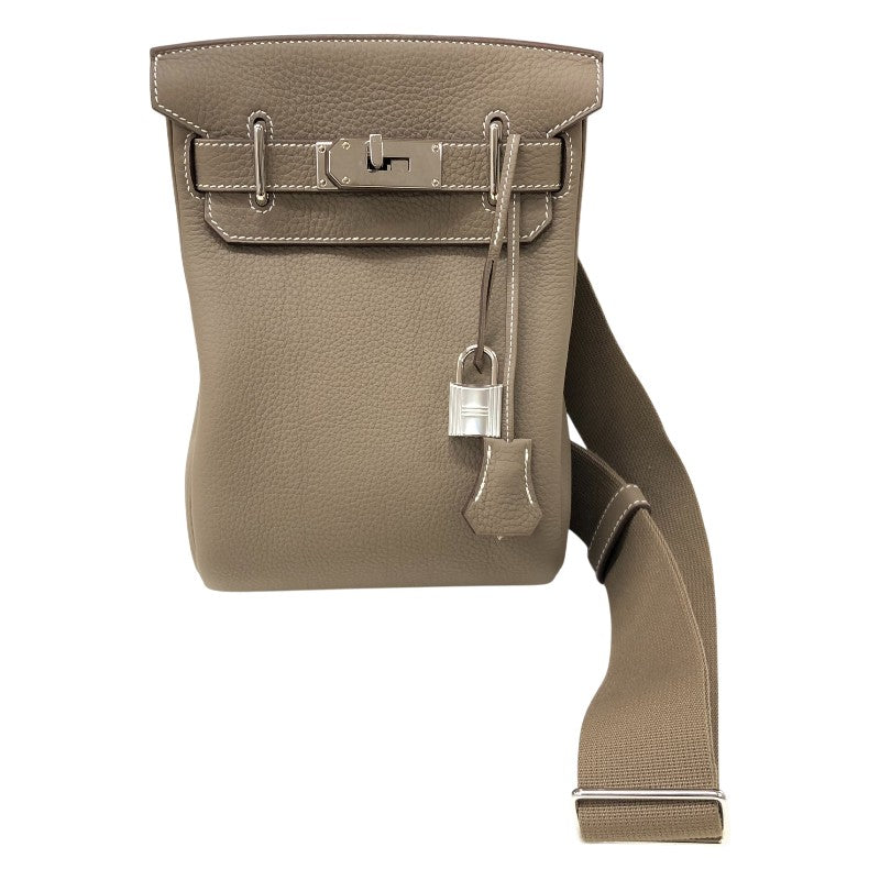 エルメス HERMES ケリーアッカドPM W刻印 エトゥープ シルバー金具 トゴ ユニセックス ボディバッグ