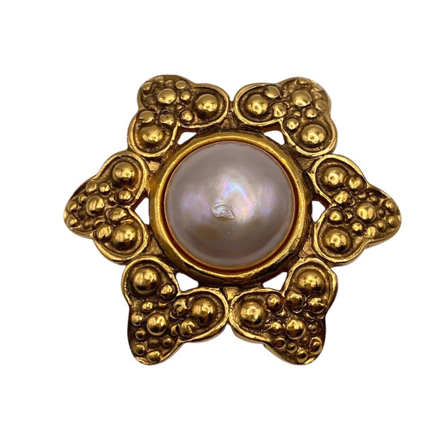 シャネル CHANEL パールブローチ ゴールド メタル/パール レディース ブローチ