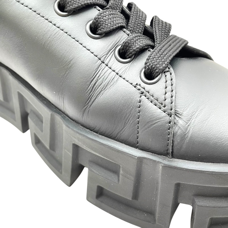 ヴェルサーチ VERSACE ラビリンスローカットスニーカー ブラック レザー メンズ スニーカー