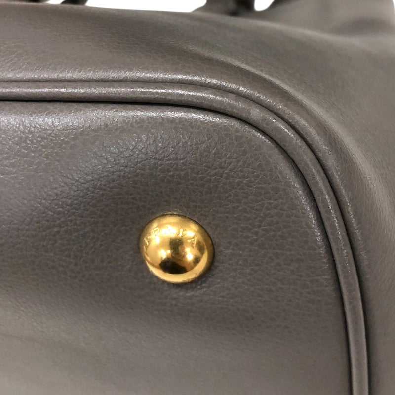 プラダ PRADA エンボスロゴ ハンドバッグ 1BA579 グレージュ ゴールド金具 グレースカーフ レディース トートバッグ