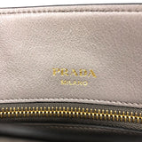 プラダ PRADA エンボスロゴ ハンドバッグ 1BA579 グレージュ ゴールド金具 グレースカーフ レディース トートバッグ