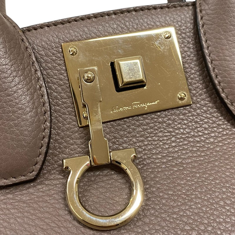 サルヴァトーレ・フェラガモ Salvatore Ferragamo スタジオバッグ 21H159 グレージュ レザー レディース ハンドバッグ ショルダーバッグ