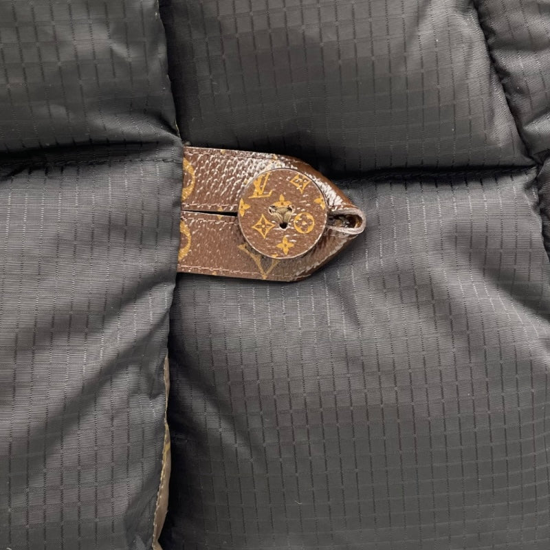 ルイ・ヴィトン LOUIS VUITTON モノグラム裏地パファージャケット FOOW21 ブラック ナイロン レディース その他アウター