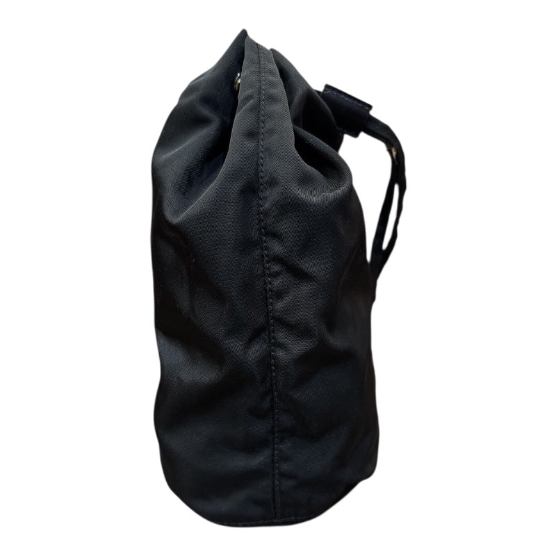【美品】プラダ　ポーチ　ブラック系　ナイロン　テスート　巾着 PRADA（プラダ） Re-Nylon テスート ナイロン ポーチ ドローストリング