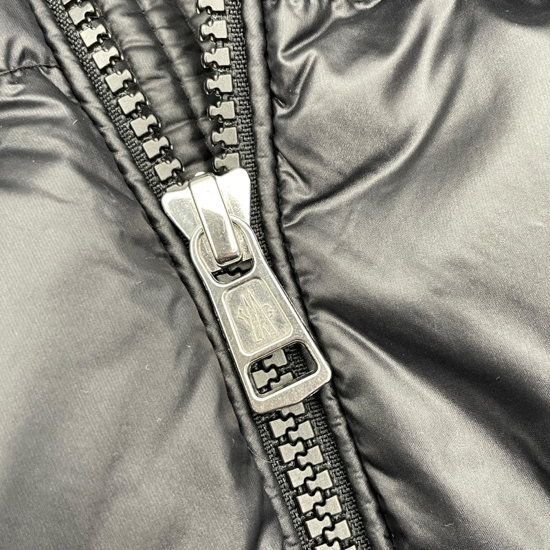 モンクレール MONCLER PAVIN　ダウンジャケット I20911A00051　595ZZ ブラック ナイロン メンズ ダウンジャケット