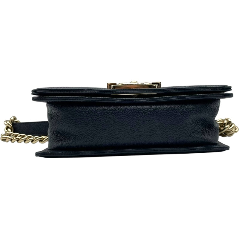シャネル CHANEL ボーイシャネル20 A67085 28番台 ネイビー　ゴールド金具 キャビアスキン レディース ショルダーバッグ