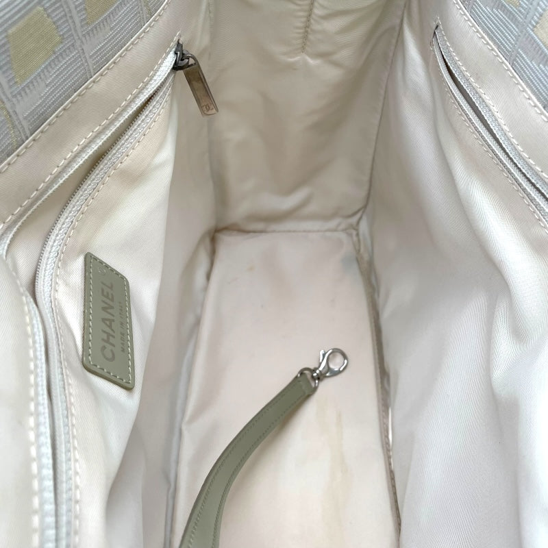 シャネル CHANEL ニュートラベルライントートPM A20457 10番台 シャンパンゴールド SV金具 ナイロンジャガード レディース ハンドバッグ