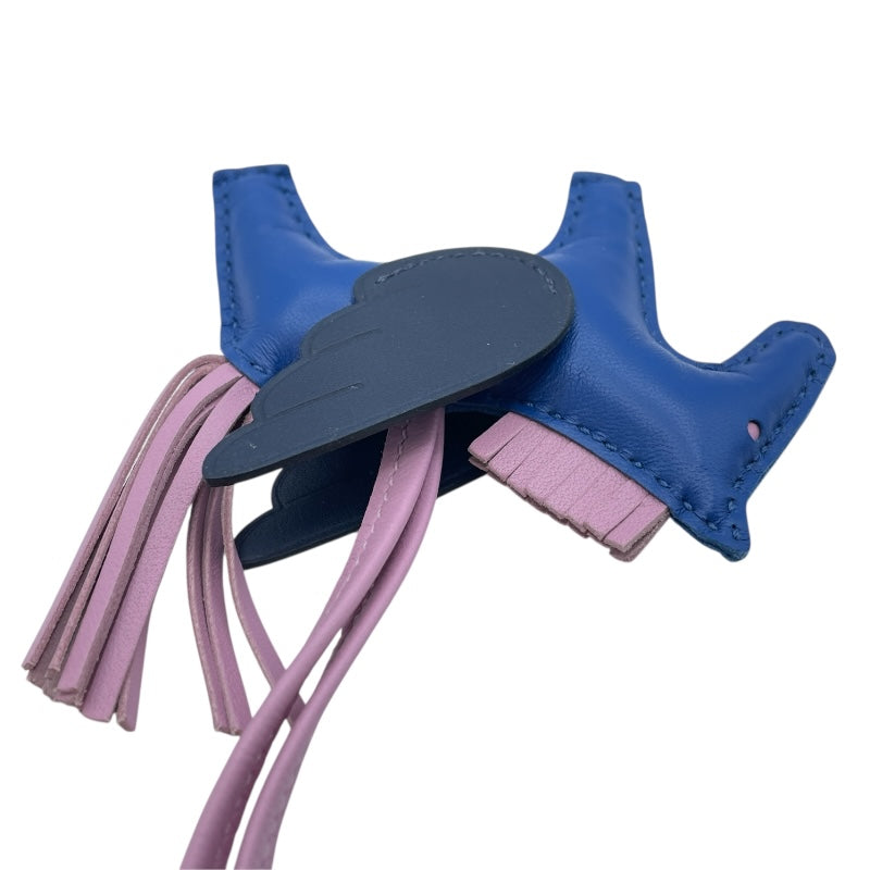 エルメス HERMES ロデオペガサスPM Z刻 ブルーフランスxモーヴシルベストルxブルーサフィール アニョーミロ レディース チャーム