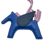 エルメス HERMES ロデオペガサスPM Z刻 ブルーフランスxモーヴシルベストルxブルーサフィール アニョーミロ レディース チャーム