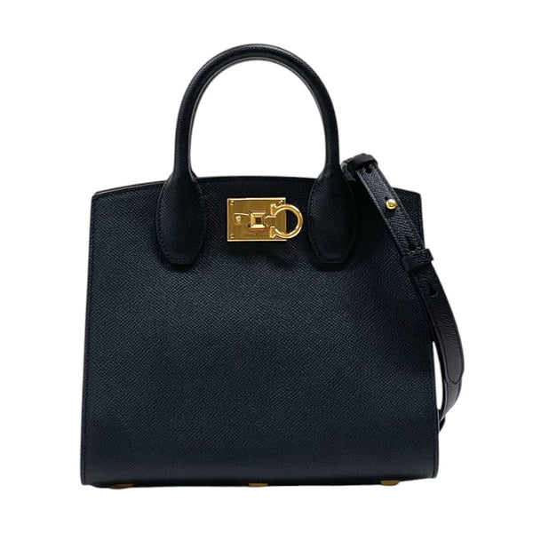 サルヴァトーレ・フェラガモ Salvatore Ferragamo スタジオボックス