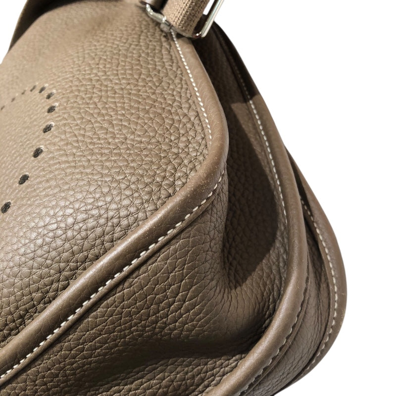 エルメス HERMES エヴリン3 GM X刻 エトゥープ SV金具 トリヨン レディース ショルダーバッグ HERMES - エルメス HERMES エヴリン3 GM X刻 エトゥープ SV金具