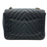 シャネル CHANEL チェーンショルダーバッグ Vステッチ 23番台 ブラック GD金具 ラム レディース ショルダーバッグ