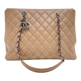 シャネル CHANEL マトラッセ　チェーントート ベージュ　SV金具 キャビア レディース トートバッグ