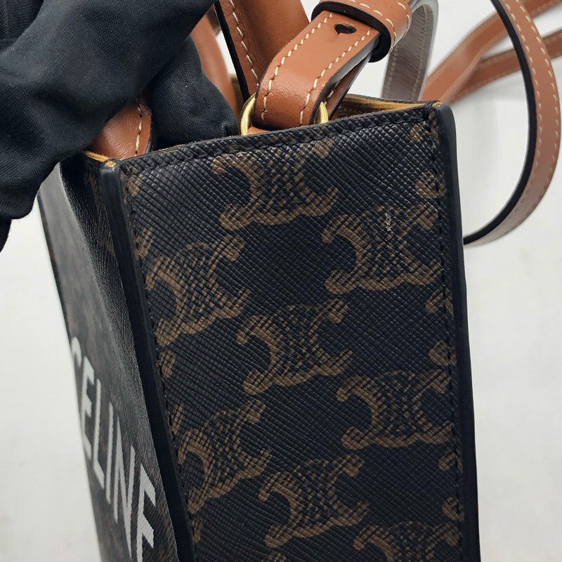 セリーヌ CELINE ショルダーバッグ トリオンフ ミニバーティカルカバ ブラック CELINE（セリーヌ） ミニバーティカルカバ トリオンフ ショルダー