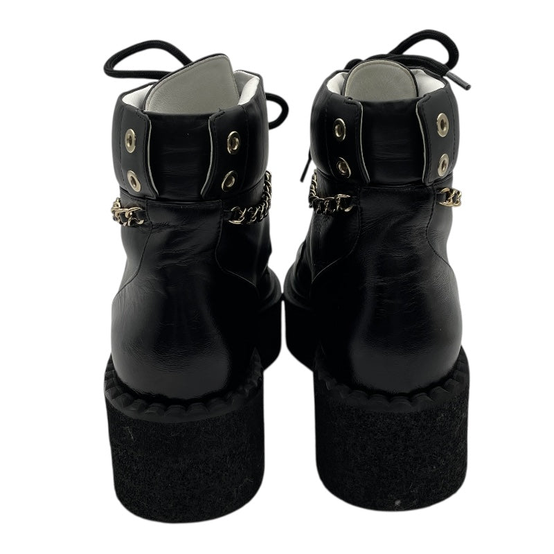 シャネル CHANEL チェーン装飾レザーショートブーツ G39332 ブラック