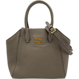 ミュウミュウ miu miu ヴィッテロダイノ ハンドバッグ 5BA274 グレー GD金具 レザー レディース ハンドバッグ