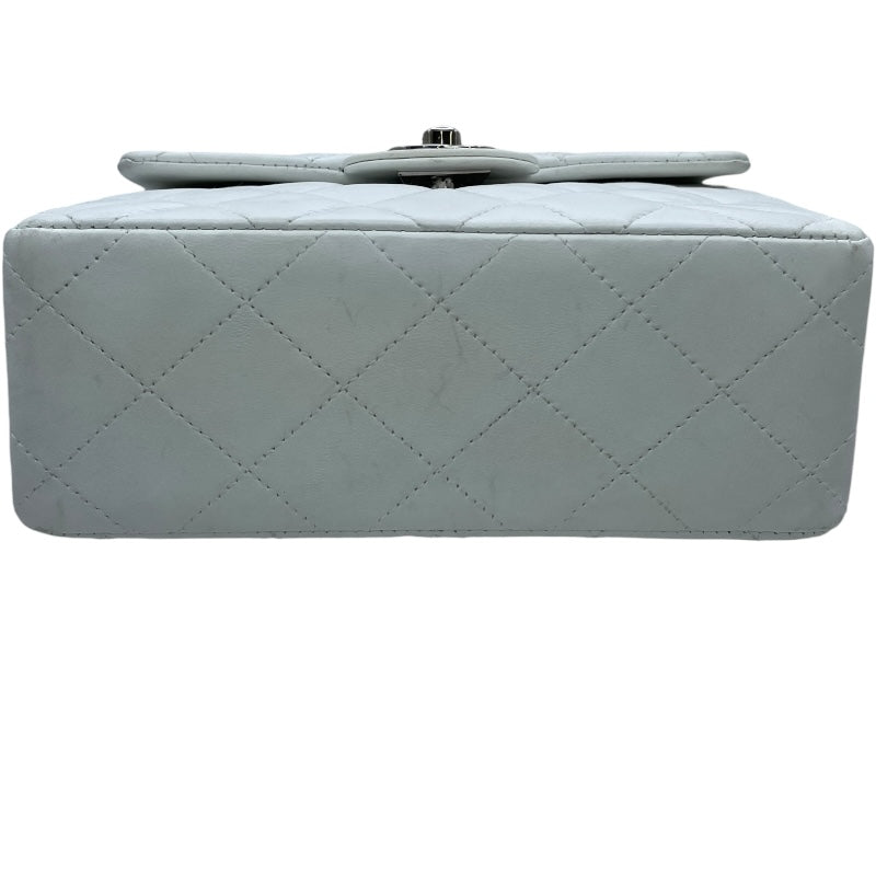 シャネル CHANEL ミニマトラッセ18 A01115 5番台 ホワイト SV金具