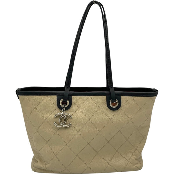 シャネル CHANEL オンザロード A92211 19番台 ベージュ SV金具