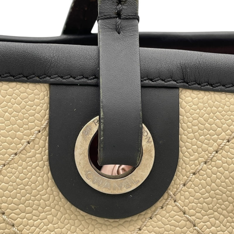 シャネル CHANEL オンザロード A92211 19番台 ベージュ SV金具