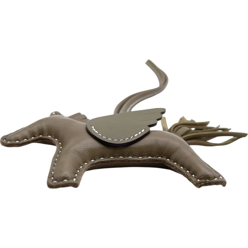 エルメス HERMES ロデオペガサスPM W刻 エトゥープ アニョーミロ ユニ