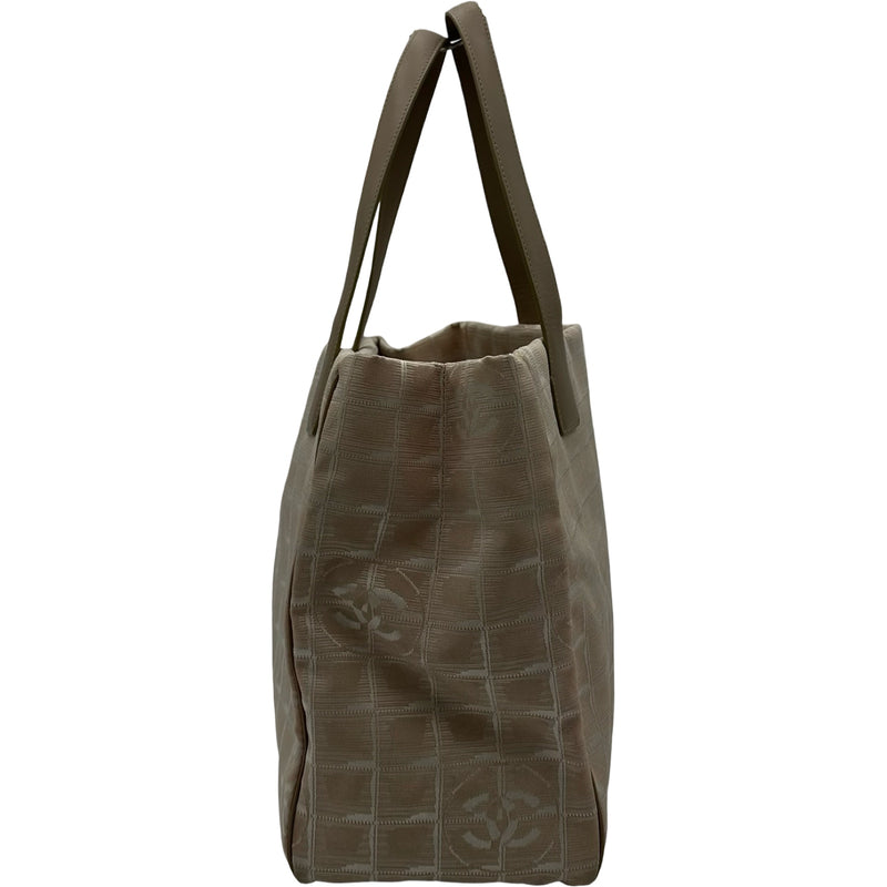 シャネル CHANEL ニュートラベルライン トートMM A15991 8番台