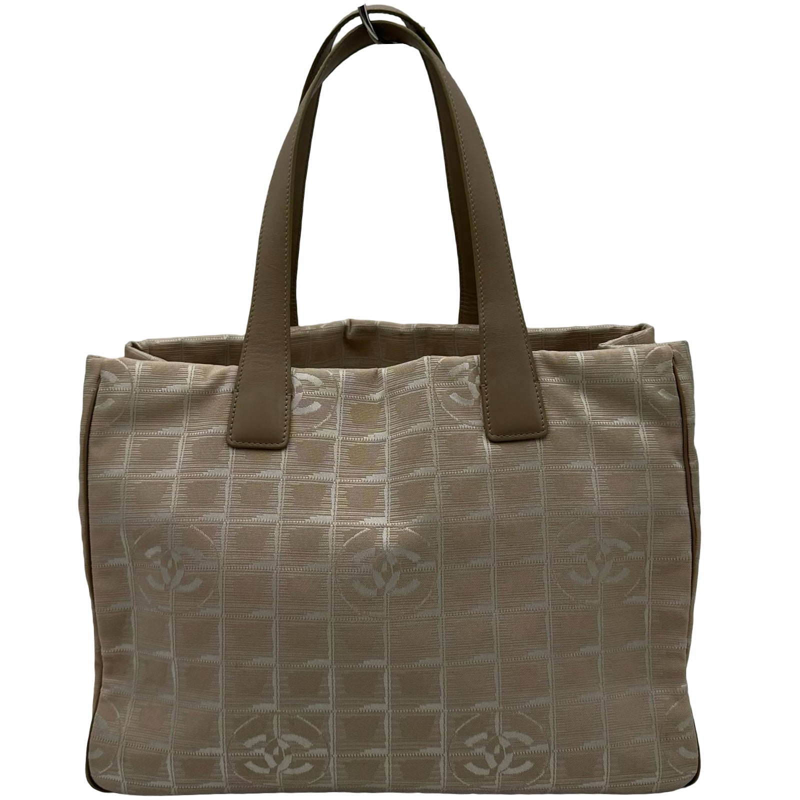シャネル CHANEL ニュートラベルライン トートMM A15991 8番台