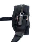プラダ PRADA ナイロンショルダーバッグ ブラック　シルバー金具 ナイロン ユニセックス ショルダーバッグ
