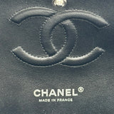シャネル CHANEL デニム クラシックハンドバッグ A01112 28番台 ブラック シルバー金具 デニム レディース ショルダーバッグ