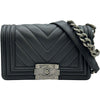 シャネル CHANEL ボーイ シャネル25 Vステッチ A67085 2番台 ブラック シルバー金具 カーフスキン レディース ショルダーバッグ
