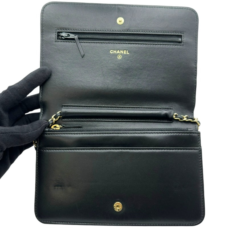 シャネル CHANEL マトラッセ チェーンウォレット 22番台 ブラック