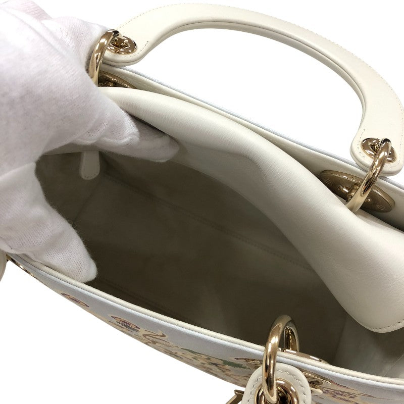 レディディオール（DIOR) ミディアム ハンドバッグ ショルダーバッグ 手にした瞬間“レディ”が宿る。大人の【最愛バッグ】 | VERY NaVY