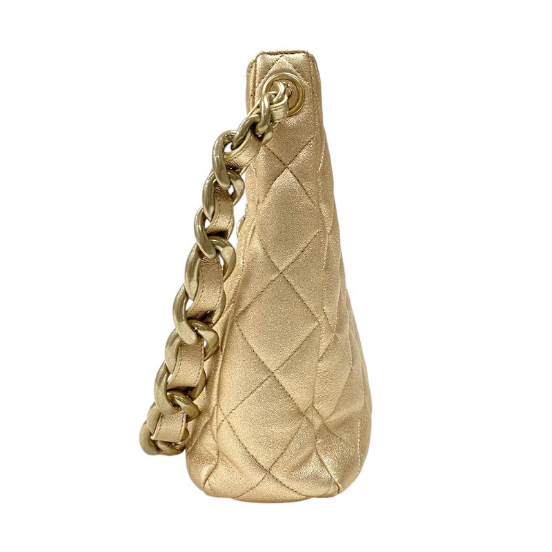 CHANEL ノベルティ マトラッセ 金具ゴールド シャネル CHANEL マトラッセ スモールホーボーバッグ ゴールド
