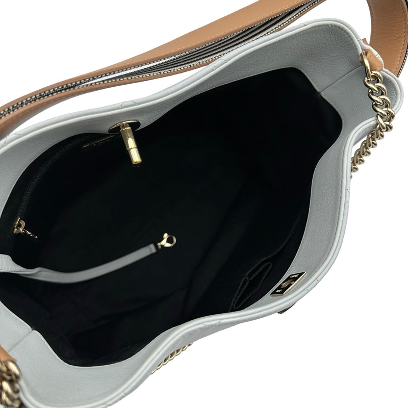 シャネル CHANEL マトラッセ ホーボーバッグ 28番台 ライトブルー