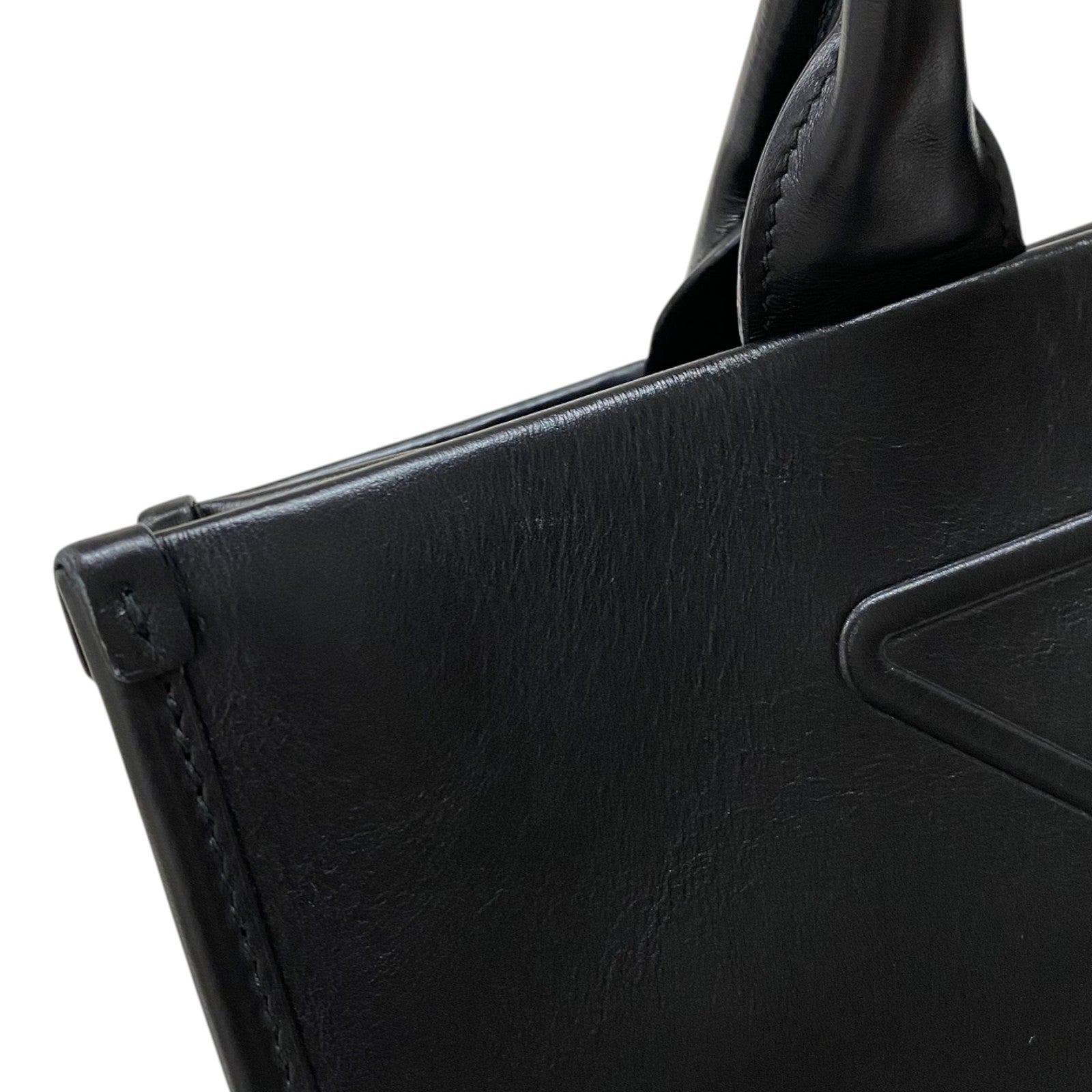 プラダ PRADA エンボスロゴ トートバッグ 1BA376 ブラック レザー