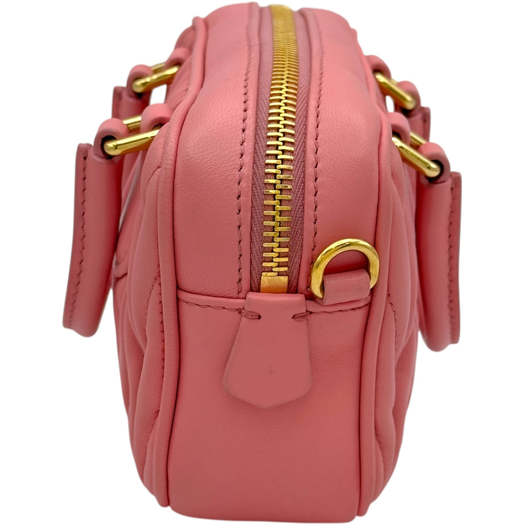 ミュウミュウ マテラッセ　マトラッセ　ミニバッグ　MIUMIU　ピンク Amazon | [ミュウミュウ] 三つ折り財布 マテラッセ ミニ財布 ピンク