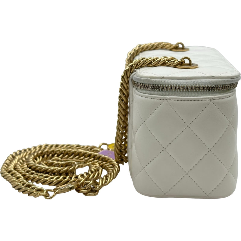 シャネル CHANEL ショルダーバッグ ジップ アラウンド バニティ ラムスキン ホワイト ゴールド金具 ココマーク プレート アイボリー 31******【中古】 シャネル CHANEL ショルダーバッグ ジップ アラウンド バニティ