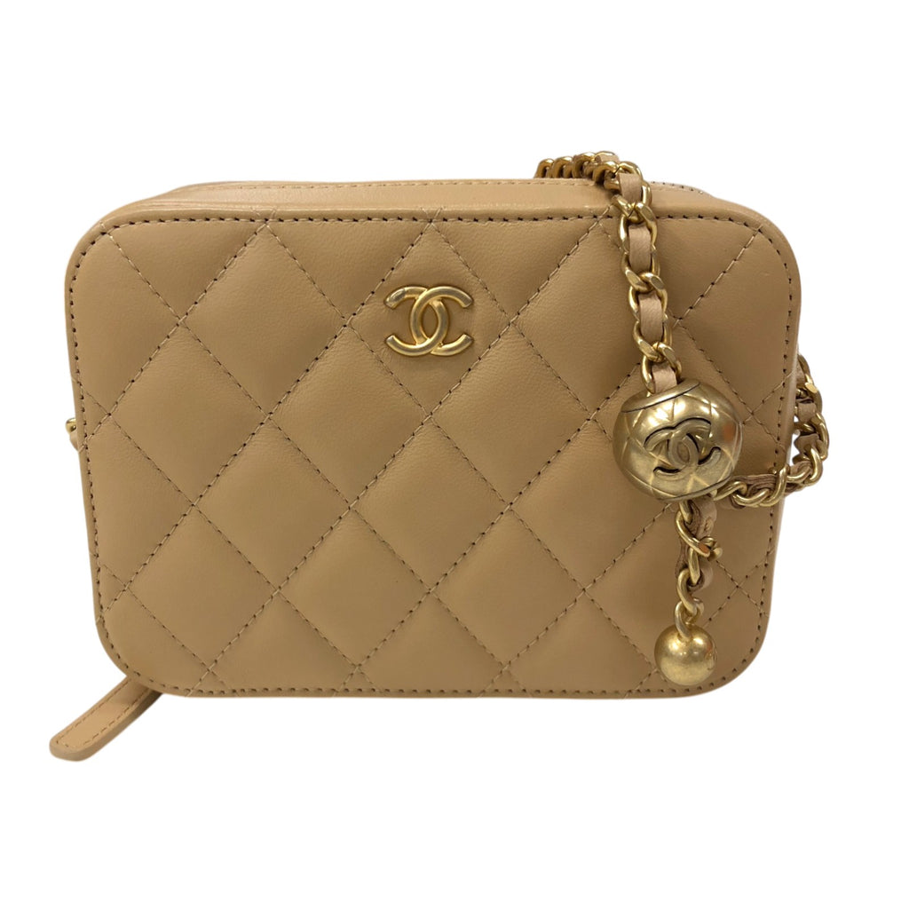 シャネル CHANEL マトラッセ ミニカメラバッグ AP2426 31番台 ベージュ