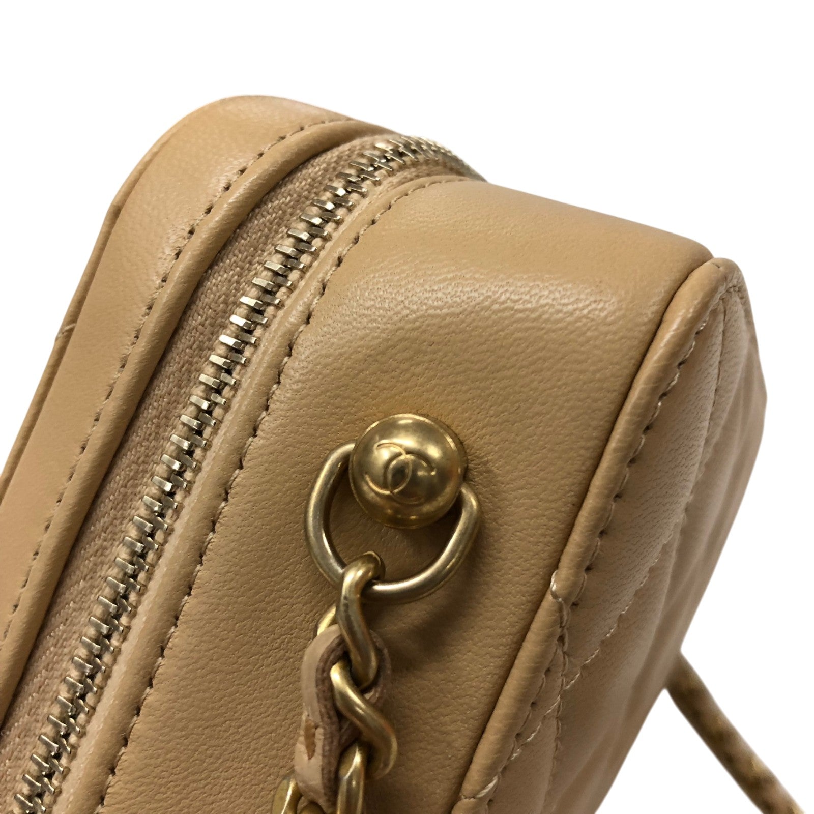 シャネル CHANEL マトラッセ　ミニカメラバッグ AP2426　31番台 ベージュ ゴールド金具 ラムスキン レディース ショルダーバッグ シャネル CHANEL マトラッセ ミニカメラバッグ AP2426 31番台 ベージュ