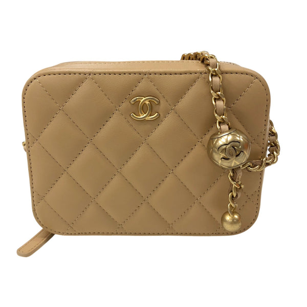 シャネル CHANEL マトラッセ　ミニカメラバッグ AP2426　31番台 ベージュ ゴールド金具 ラムスキン レディース ショルダーバッグ シャネル CHANEL マトラッセ ミニカメラバッグ AP2426 31番台 ベージュ