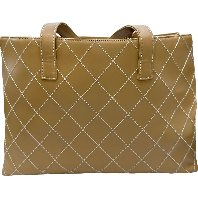 CHANEL ステッチトートバッグ　ブラウン　ノベルティ シャネル CHANEL ワイルドステッチトートバッグ 7番台 ベージュ GD金具