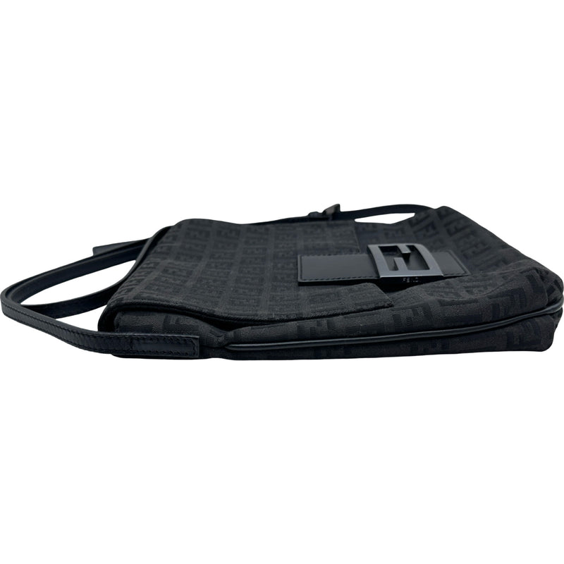 フェンディ　ショルダーバッグ ズッキー ノ　ズッカ柄　ブラック フェンディ FENDI ズッキーノ柄 ショルダー 8BT075 ブラック シルバー
