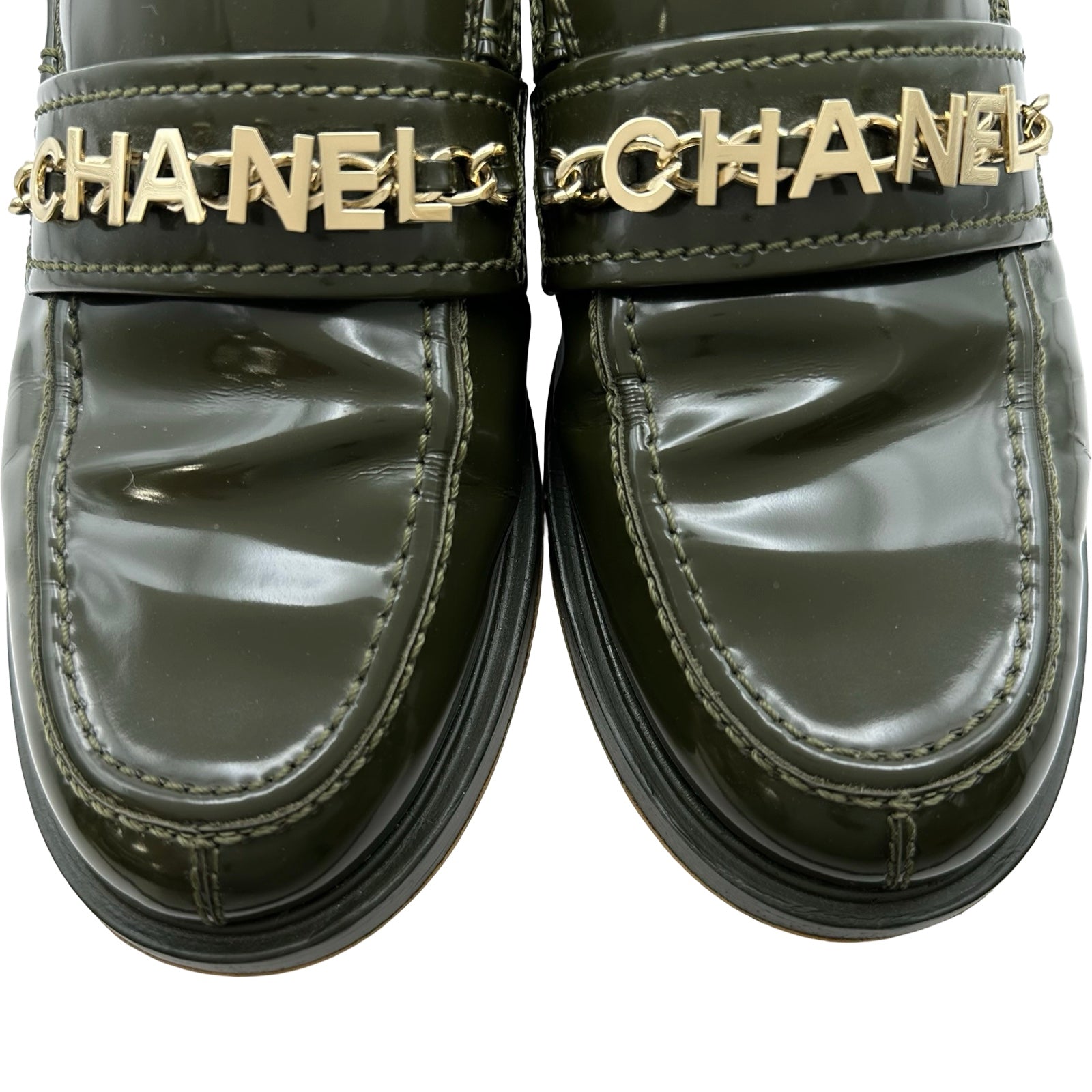 シャネル CHANEL ロゴプレートパテントローファー G37430 カーキ