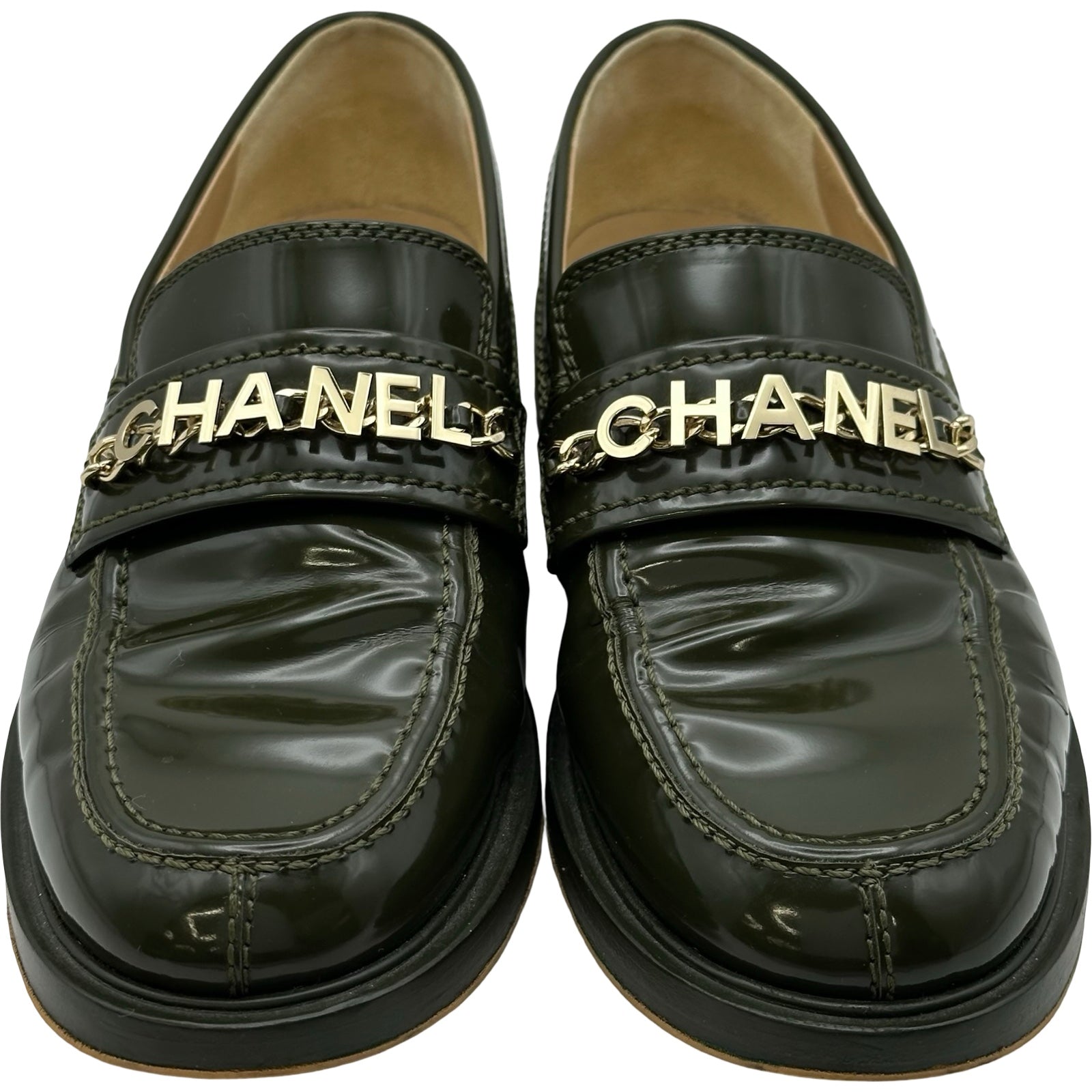 シャネル CHANEL ロゴプレートパテントローファー G37430 カーキ