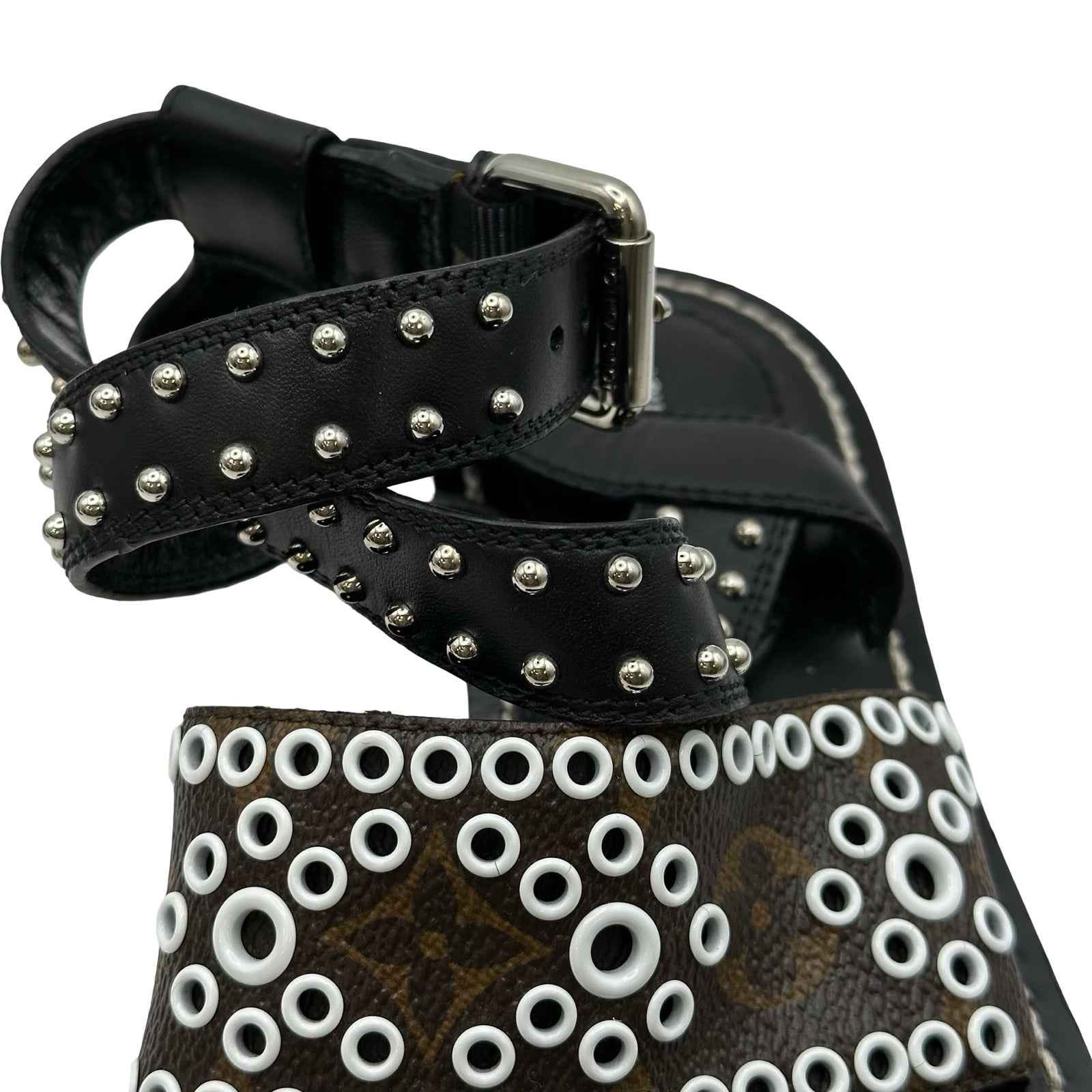 LOUIS VUITTON スタッズ サンダル モノグラム ルイ・ヴィトン LOUIS VUITTON モノグラムスタッズフラットサンダル