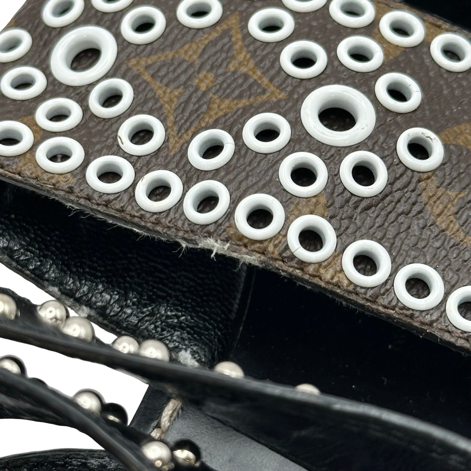 ルイ・ヴィトン LOUIS VUITTON モノグラムスタッズフラットサンダル